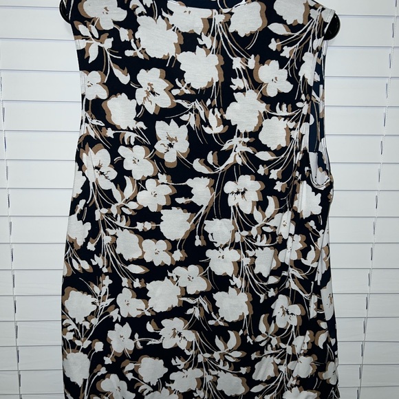 LOFT Floral Sleeveless Blouse - Picture 3 of 5